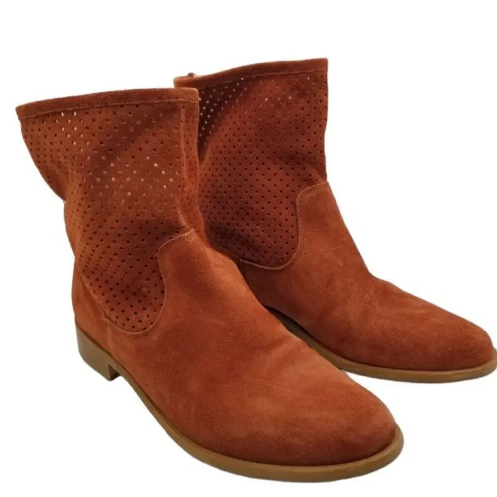 Sundance Magnolia Ankle Boots 38 - 7.5 Rust Suede Leather Perforated Booties